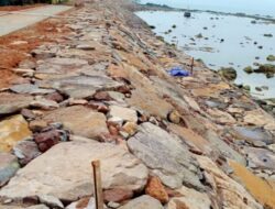 Kondisi Terkini Kegiatan Kontruksi Breakwater Pantai Canti-Banding, Bakal Lanjut Atau Putus Kontrak?