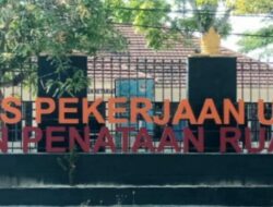 Parah! Kadis PUPR Lamsel Arogan, Usir Aktivis Senior Dari Kantornya