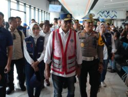 Tinjau Pelabuhan Merak, Menhub Budi Karya Sumadi : Arus Penyeberangan Jawa-Sumatera Terpantau Lancar, Berkah Sinergitas Antar Instansi