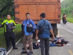 Diduga Pelaku, Dua Orang Pengendara Sepeda Motor Terlibat Laka Lantas, Ada Senjata Api