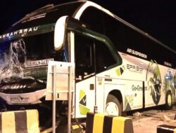 Bus Epa Star Diduga Alami Blong Rem, Serudug Mobil Gran Max di Tol Gate, Pelabuhan Bakauheni 