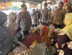 Pedagang Lampung Curhat Ditemui Kapolda : ” Belanja Rp 50.000 Sekarang Nggak Cukup Pak 