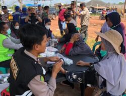 Polres Tulang Bawang Kerahkan Personel Bantu Warga Terdampak Bencana Angin Puting Beliung