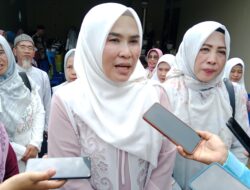 Hj.Winarni Nanang Ermanto Hadiri Pengajian di Desa Pematang