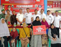 Syahruddin Kades Hara Banjar Manis Salurkan BLT-DD Ekstrem dan Gelar Rembuk Stunting