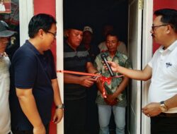 H.Nanang Ermanto Bupati Lampung Selatan Serahkan Kunci Bedah Rumah