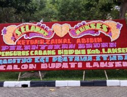 Calon Bupati Lampung Selatan Radityo Egi Pratama Kirim Karangan Bunga