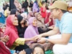 Datangi Para Pendukung, Radityo Egi Pratama Terlihat Akrab Bersama Masyarakat