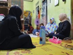 Wakil Ketua III DPRD Lamsel Bella Jayanti Melayat di Rumah Duka
