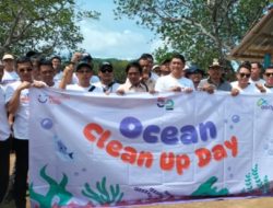 Peduli Lingkungan Hidup, PT ASDP Bakauheni Gelar Ocean Clean Up Day di Pantai Mangrove