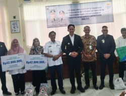 Bupati Egi Serahkan Kartu BPJS Ketenagakerjaan Secara Simbolis dan Berikan Santunan Kematian