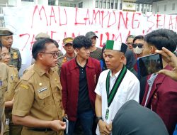 Setahun Egi-Saiful Diwarnai Aksi Unjuk Rasa Mahasiswa, Begini Respon Elemen