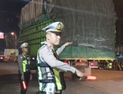 Polisi Kawal Pemudik Motor dari Bakauheni Menuju Bandar Lampung