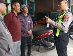 Satlantas Lamsel Berikan Edukasi Pengendara Tertib Berlalu Lintas